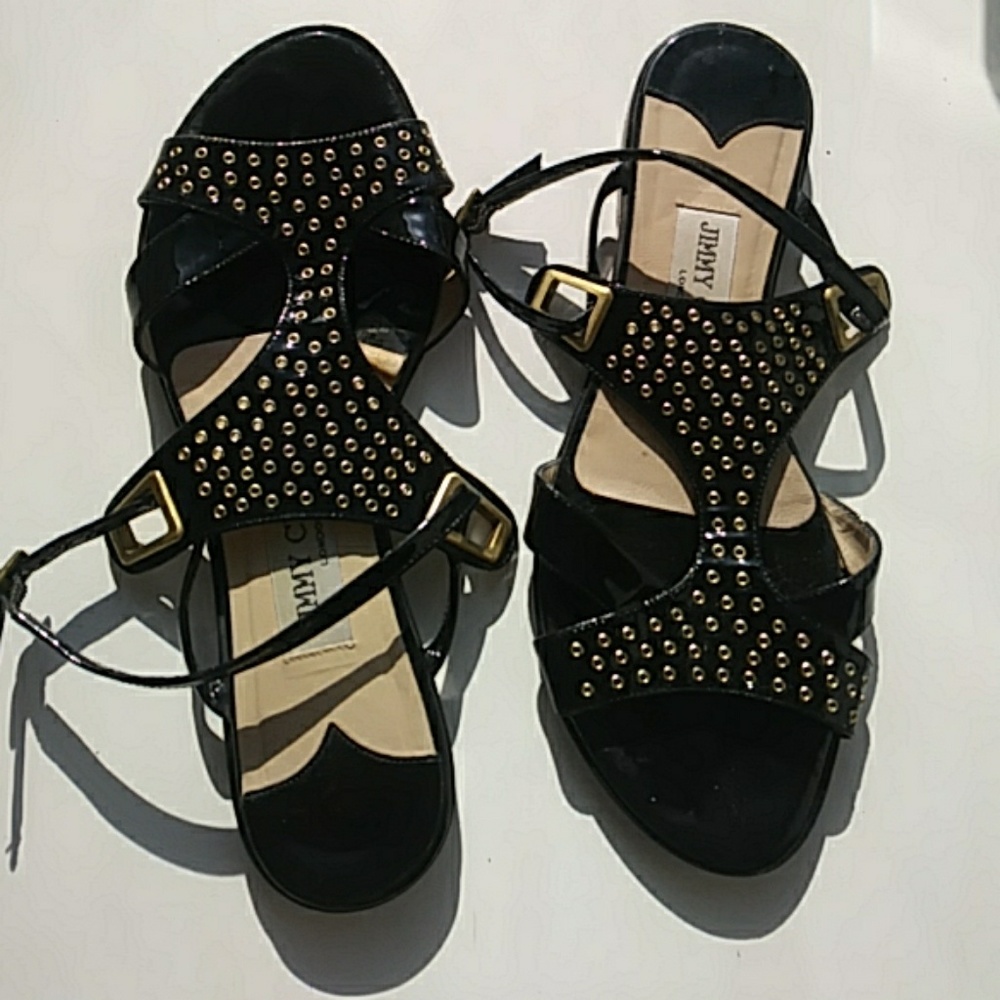 JIMMY CHOO BLK PATENT W GOLDEN METAL DECORATION, 7